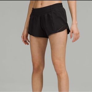 Lululemon Hotty Hot Low-Rise Lined Shorts 2.5 inch Size 6